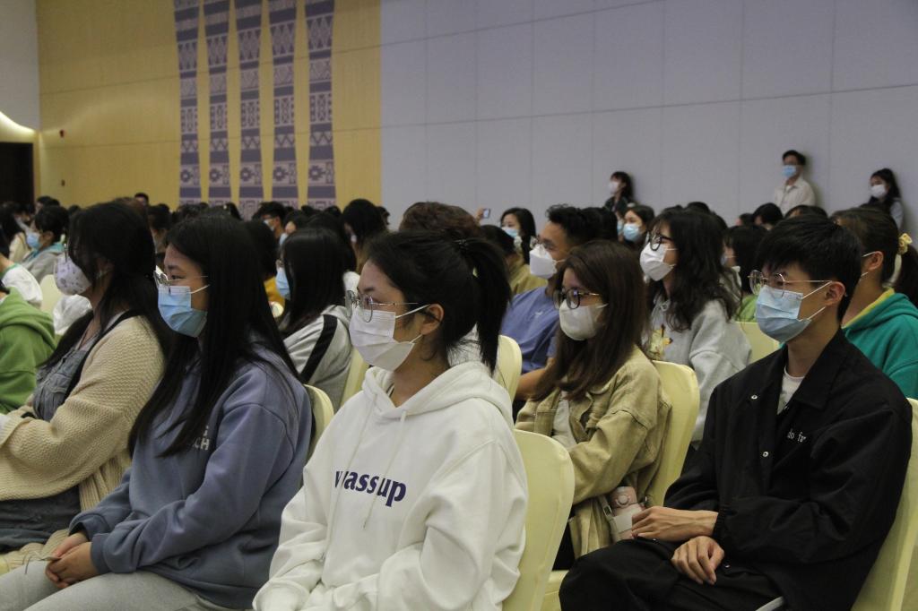 图为现场学生
